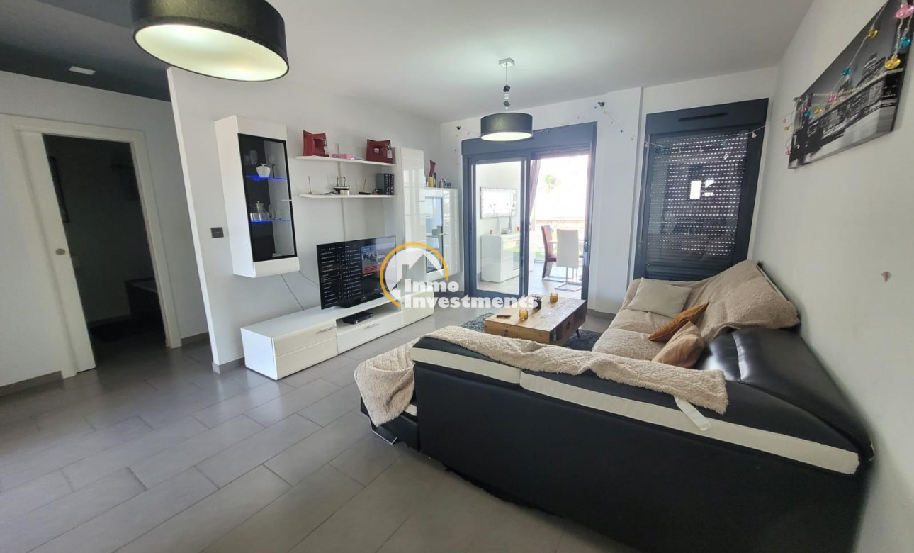 Resale - Bungalow - Orihuela Costa - La Zenia