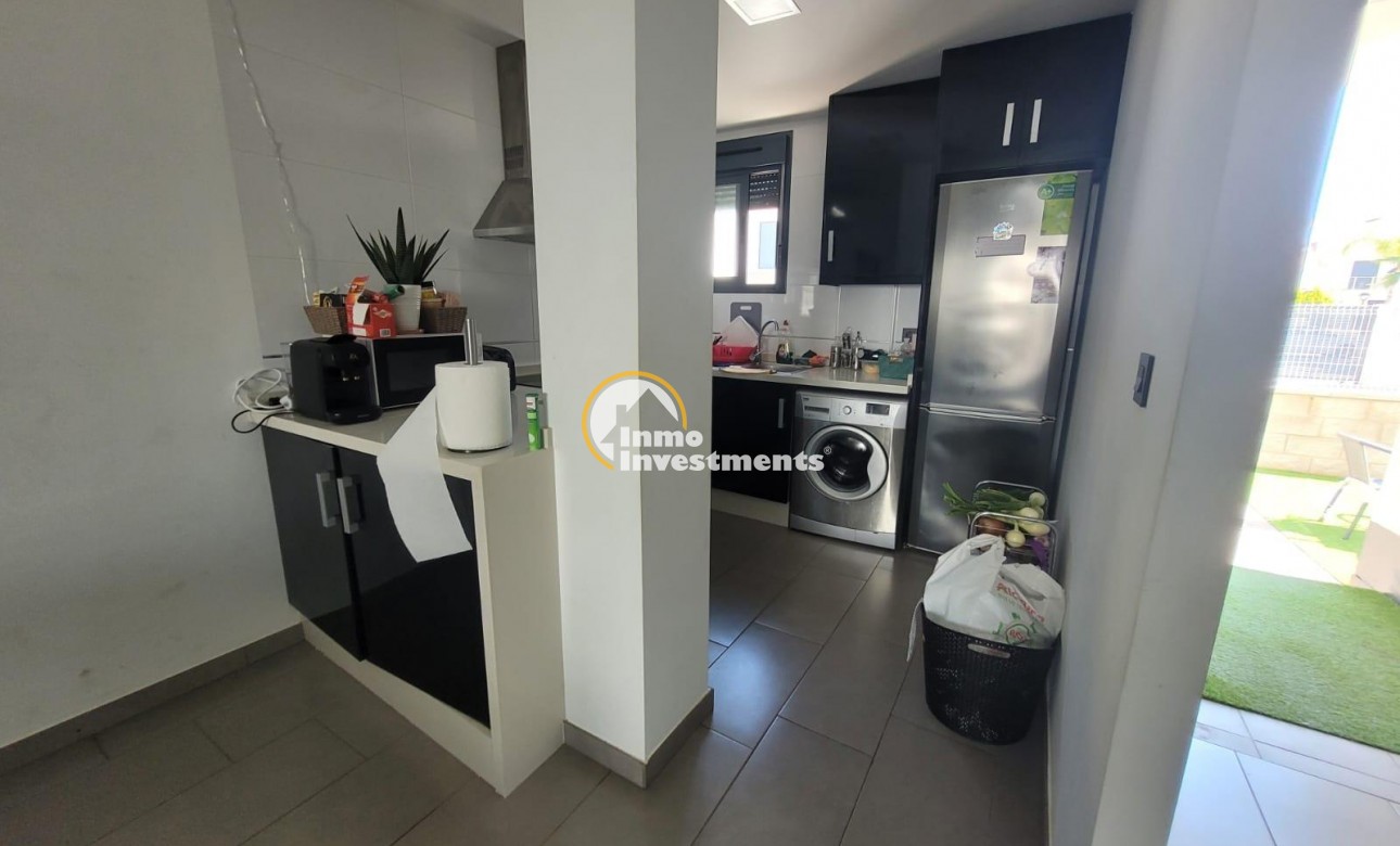 Resale - Bungalow - Orihuela Costa - La Zenia