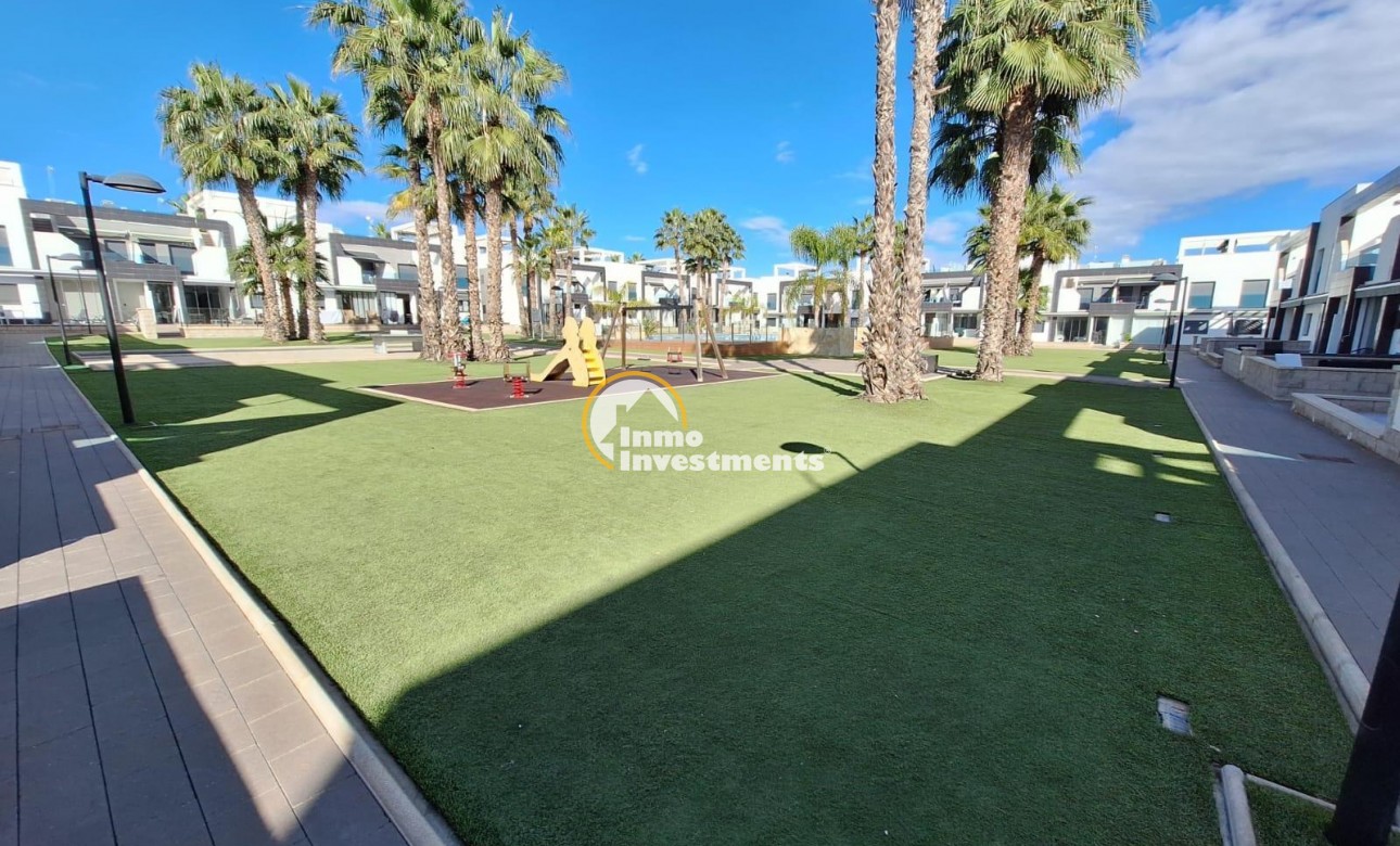 Resale - Bungalow - Orihuela Costa - La Zenia