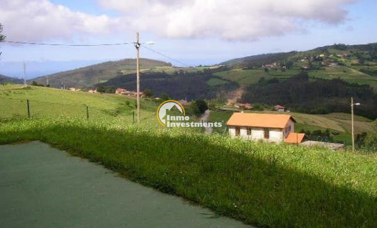 Reventa - Parcela - Cudillero - Costa verde