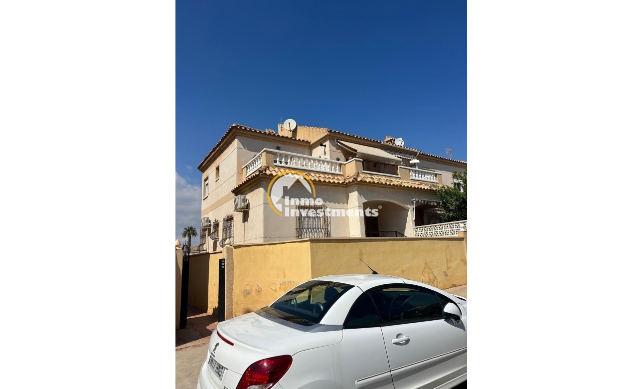 Reventa - Apartamento - Torrevieja - Aguas Nuevas