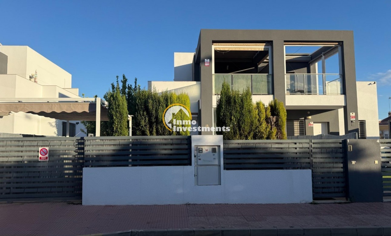 Reventa - Chalet independiente - Torrevieja - Aguas Nuevas