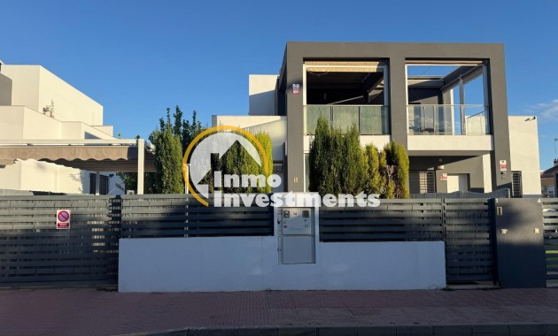 Reventa - Chalet independiente - Torrevieja - Aguas Nuevas