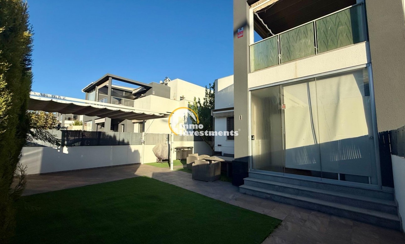 Reventa - Chalet independiente - Torrevieja - Aguas Nuevas