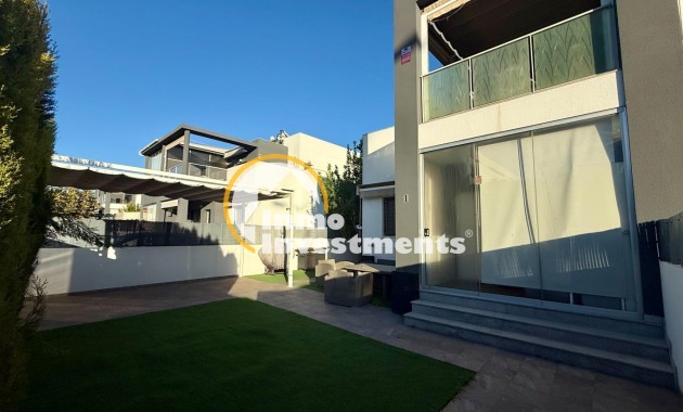 Reventa - Chalet independiente - Torrevieja - Aguas Nuevas