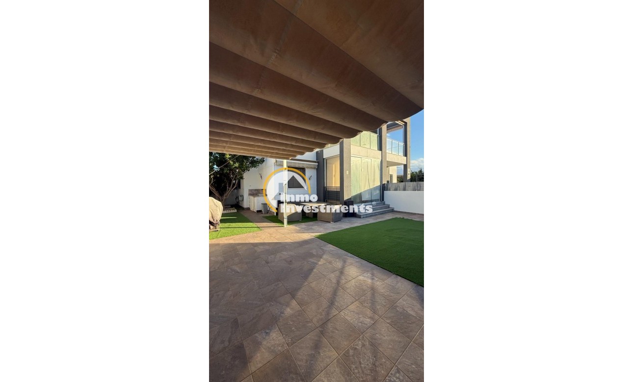 Reventa - Chalet independiente - Torrevieja - Aguas Nuevas