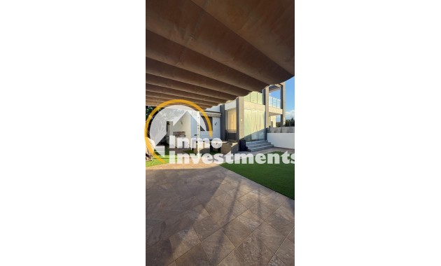 Reventa - Chalet independiente - Torrevieja - Aguas Nuevas