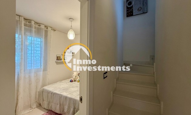 Reventa - Chalet independiente - Torrevieja - Aguas Nuevas