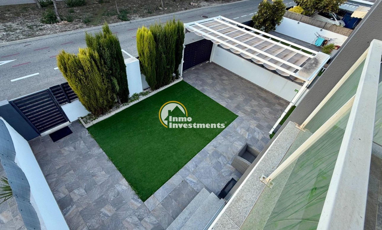 Reventa - Chalet independiente - Torrevieja - Aguas Nuevas