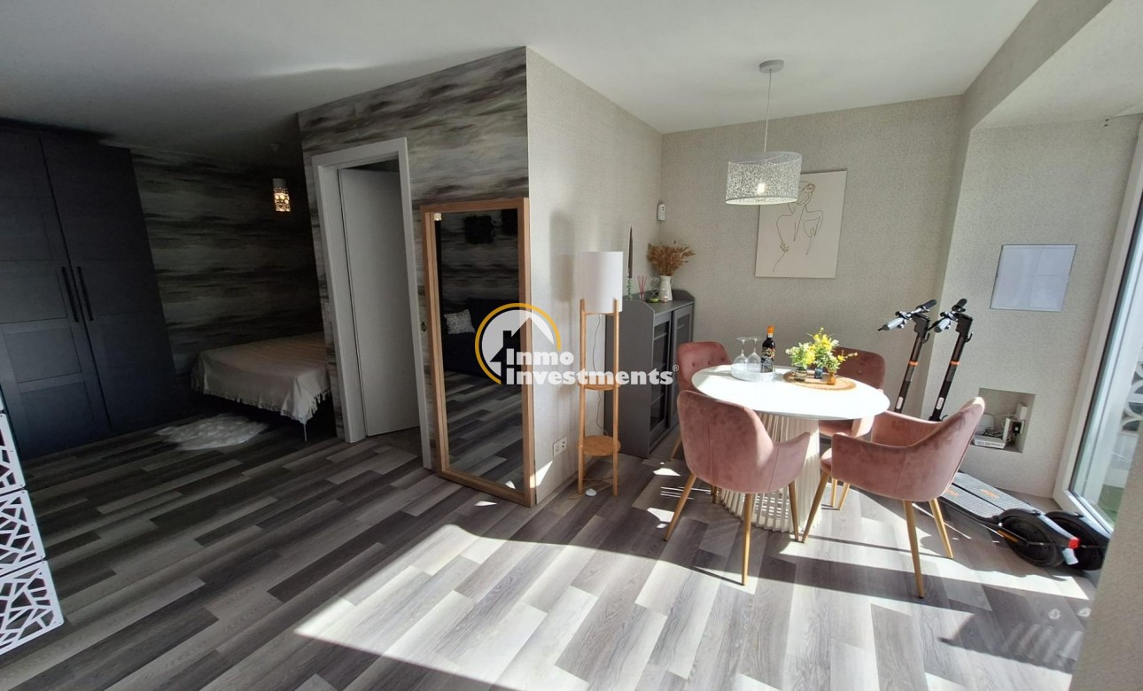 Reventa - Estudio - Torrevieja - Torretas