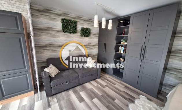 Reventa - Estudio - Torrevieja - Torretas