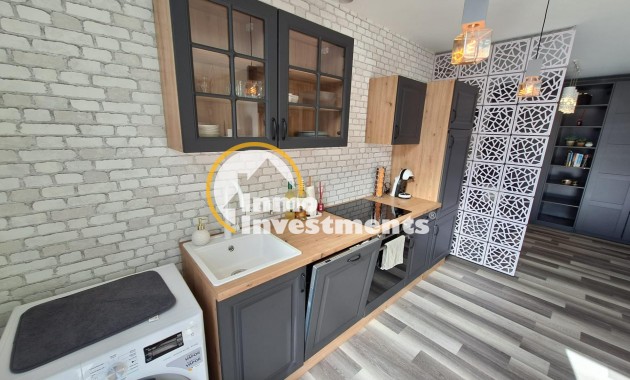 Reventa - Estudio - Torrevieja - Torretas