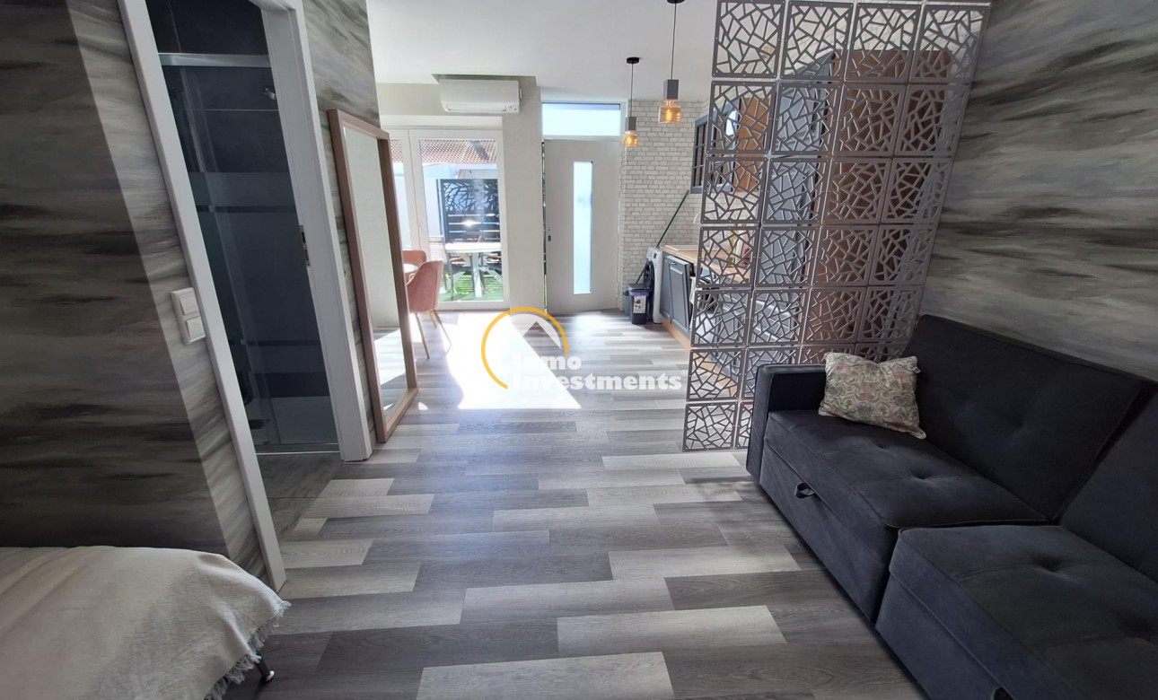 Reventa - Estudio - Torrevieja - Torretas