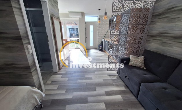 Reventa - Estudio - Torrevieja - Torretas