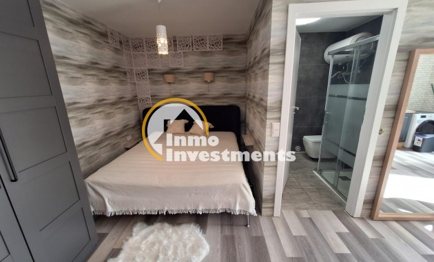 Reventa - Estudio - Torrevieja - Torretas