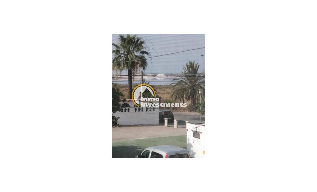 Resale - Villa - Torrevieja