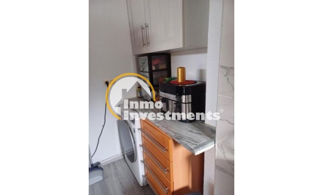 Resale - Villa - Torrevieja