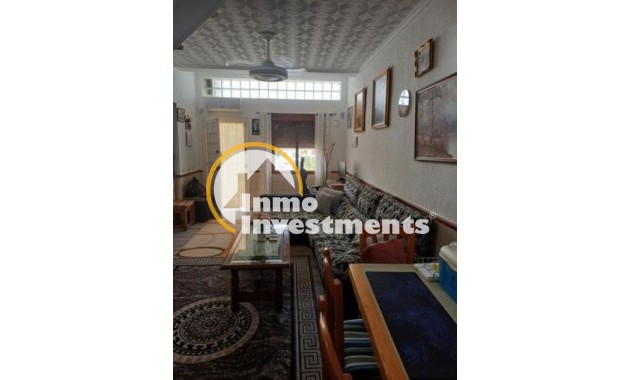 Resale - Villa - Torrevieja