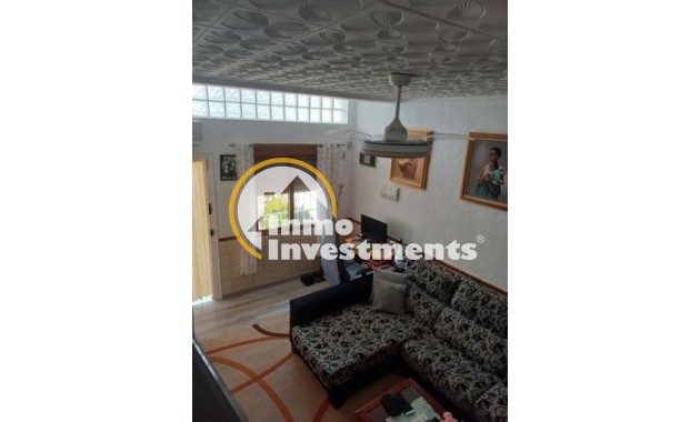 Resale - Villa - Torrevieja