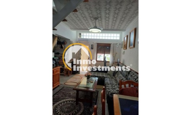 Resale - Villa - Torrevieja