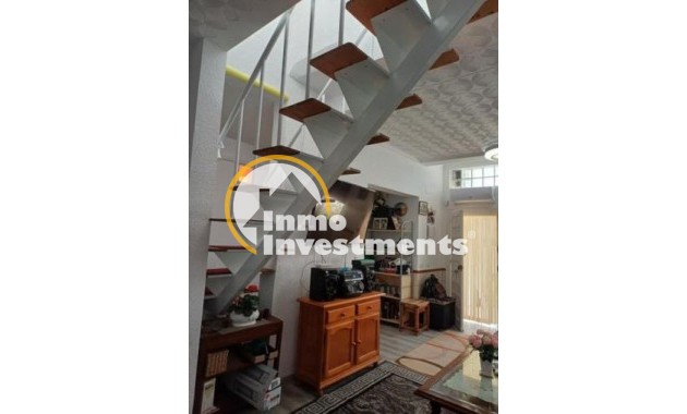 Resale - Villa - Torrevieja