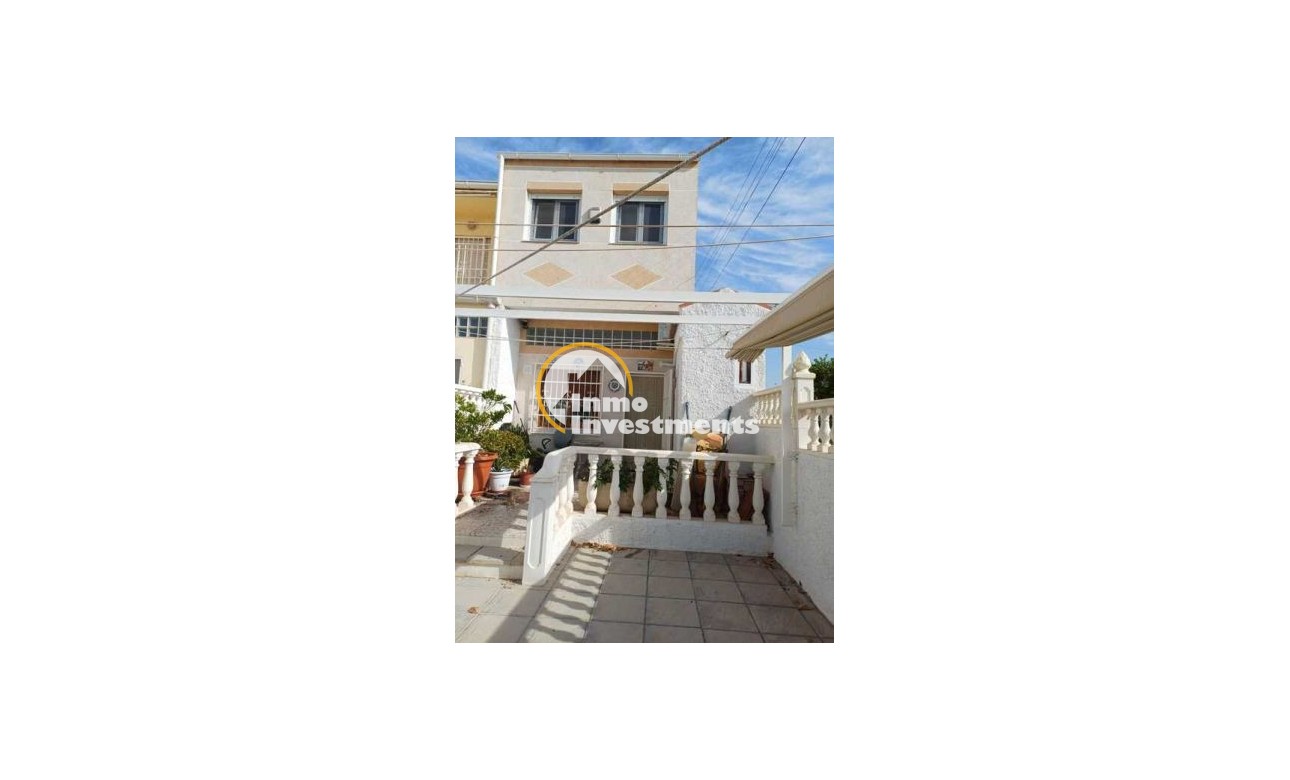 Resale - Villa - Torrevieja
