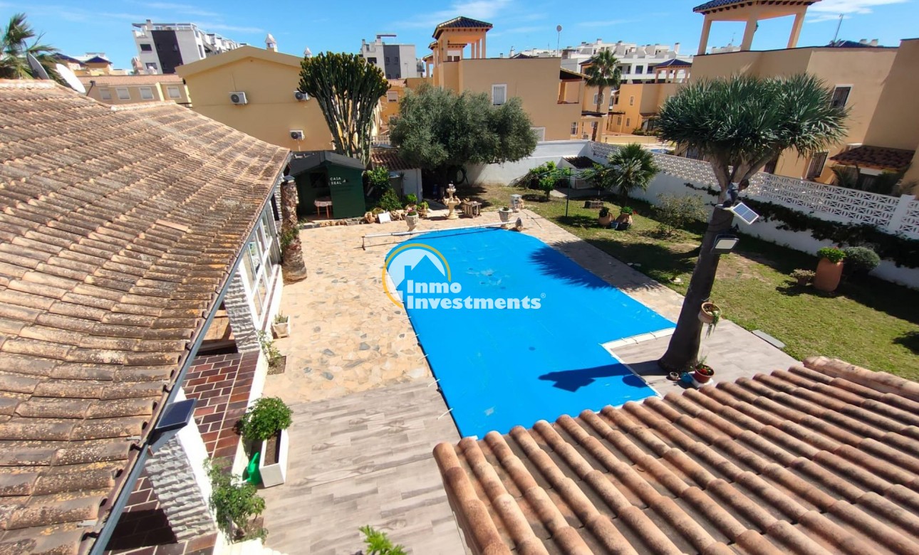 Reventa - Chalet independiente - Orihuela Costa - Villamartín-Las Filipinas