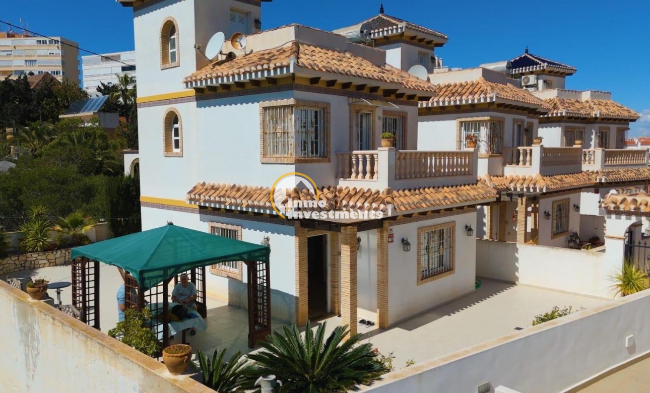 Reventa - Chalet independiente - Torrevieja - La Mata