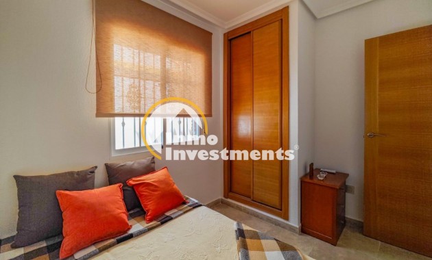 Reventa - Chalet independiente - Torrevieja - La Mata