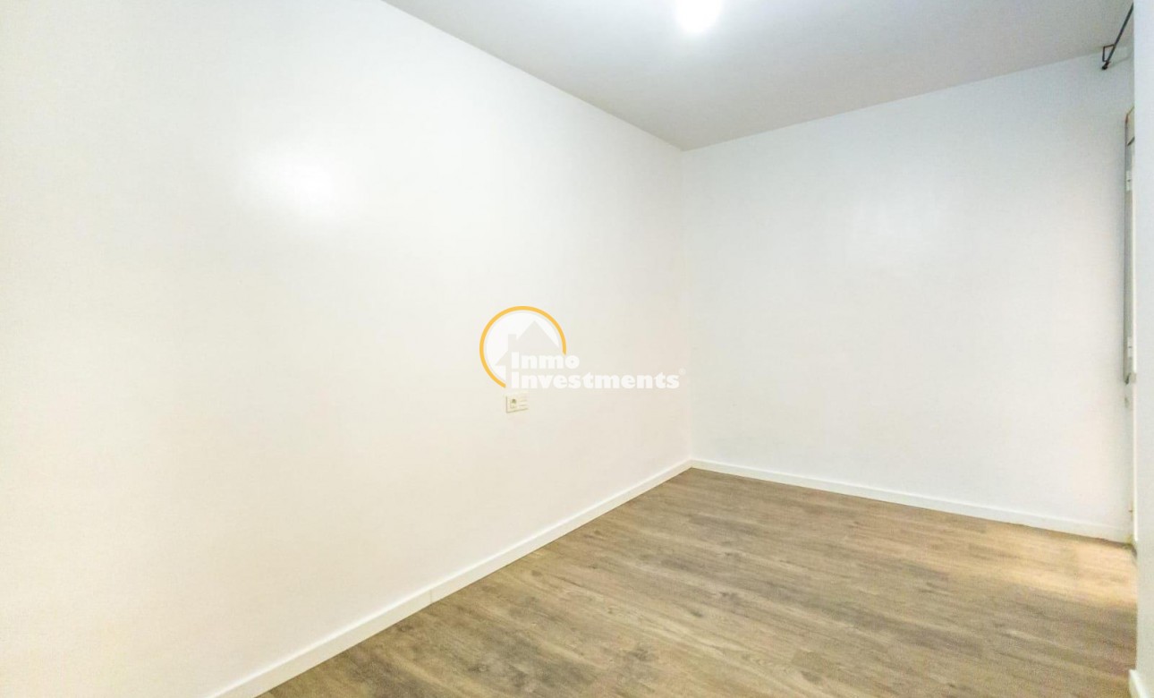 Till salu - Lägenhet - Torrevieja - Estacion de autobuses