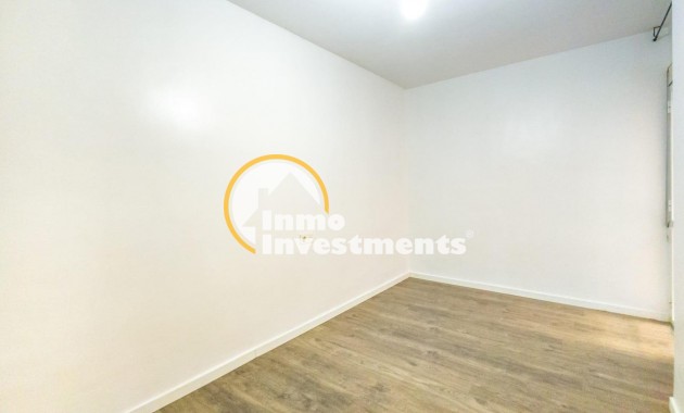 Till salu - Lägenhet - Torrevieja - Estacion de autobuses