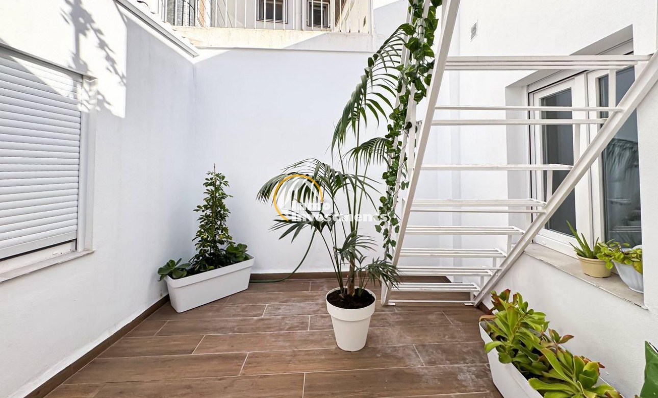 Reventa - Local comercial - Torrevieja - Centro