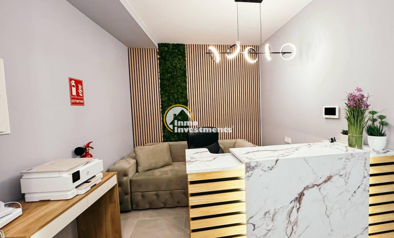 Reventa - Local comercial - Torrevieja - Centro