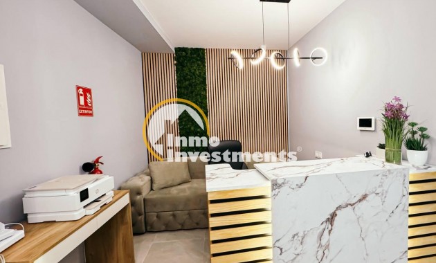 Reventa - Local comercial - Torrevieja - Centro