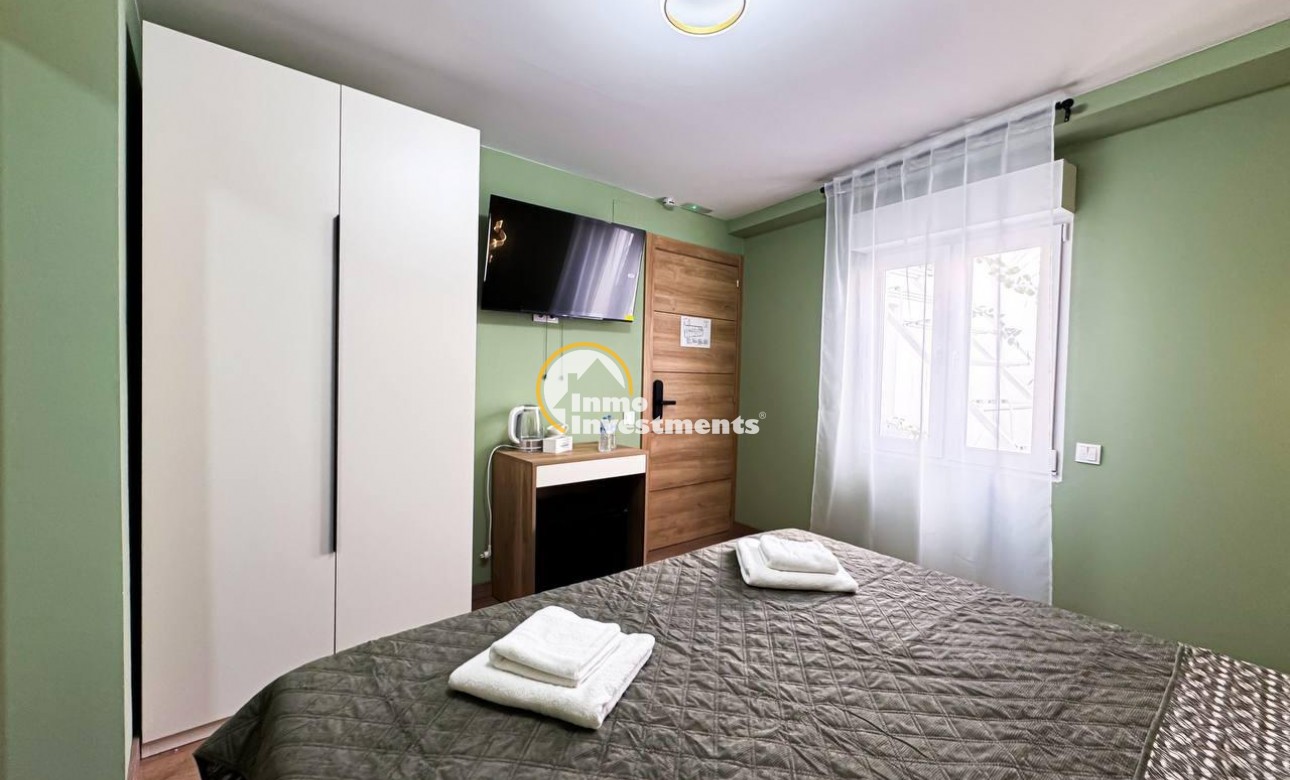 Reventa - Local comercial - Torrevieja - Centro