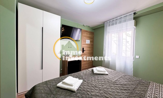 Reventa - Local comercial - Torrevieja - Centro