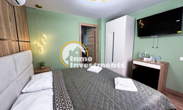 Reventa - Local comercial - Torrevieja - Centro