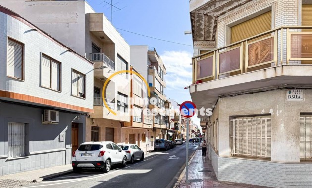 Reventa - Local comercial - Torrevieja - Centro