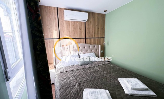 Reventa - Local comercial - Torrevieja - Centro