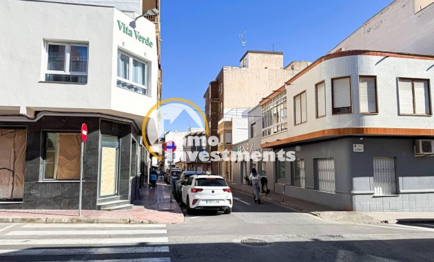 Reventa - Local comercial - Torrevieja - Centro