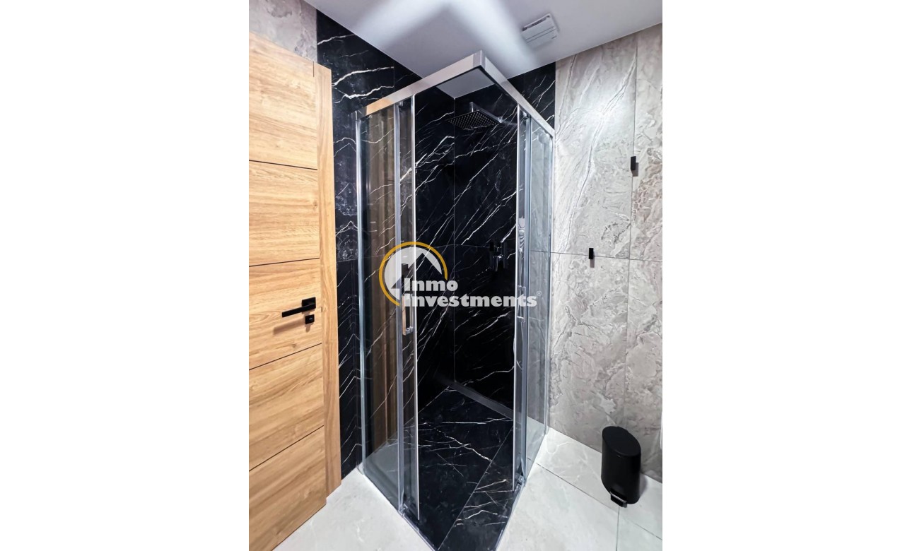 Reventa - Local comercial - Torrevieja - Centro