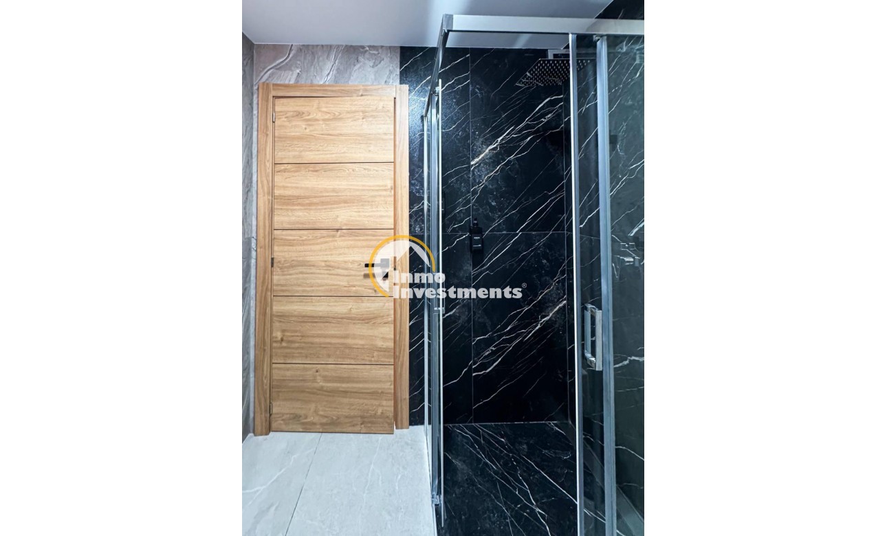 Reventa - Local comercial - Torrevieja - Centro