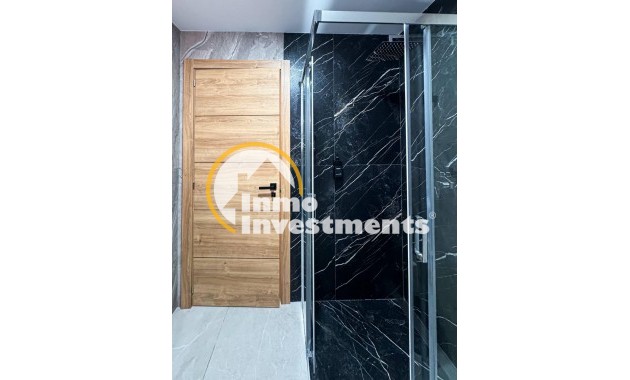 Reventa - Local comercial - Torrevieja - Centro