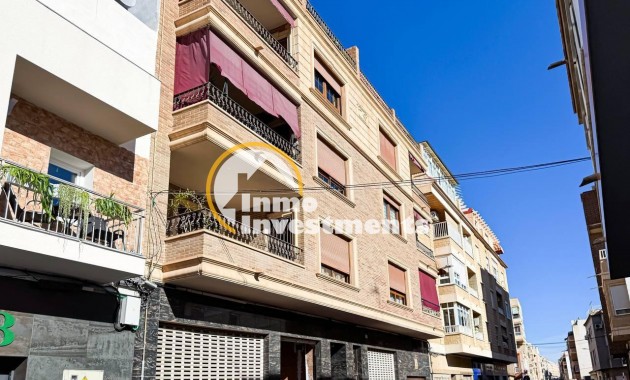 Reventa - Local comercial - Torrevieja - Centro