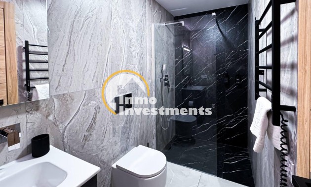 Reventa - Local comercial - Torrevieja - Centro