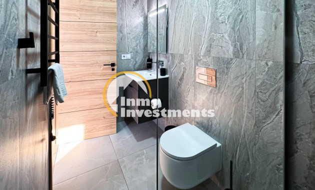 Reventa - Local comercial - Torrevieja - Centro