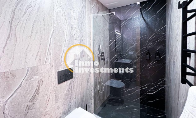 Reventa - Local comercial - Torrevieja - Centro