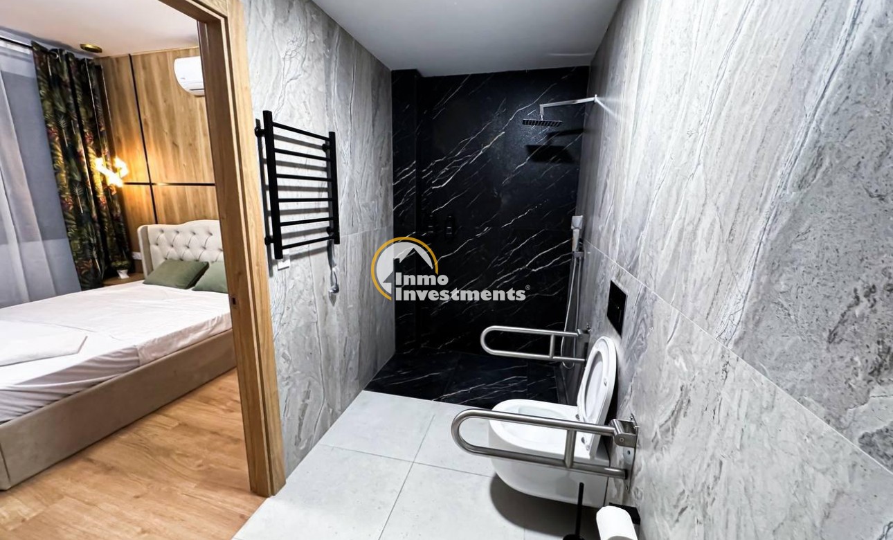 Reventa - Local comercial - Torrevieja - Centro