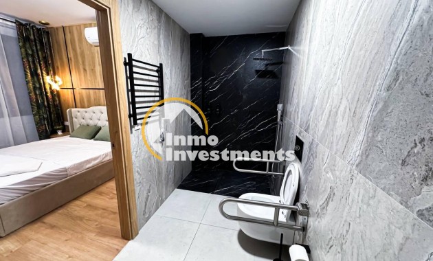 Reventa - Local comercial - Torrevieja - Centro