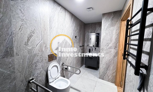 Reventa - Local comercial - Torrevieja - Centro